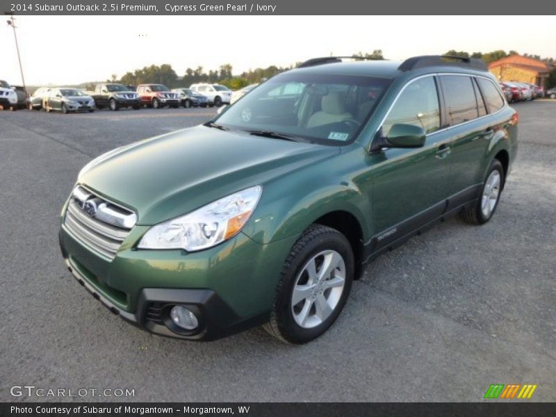 Front 3/4 View of 2014 Outback 2.5i Premium