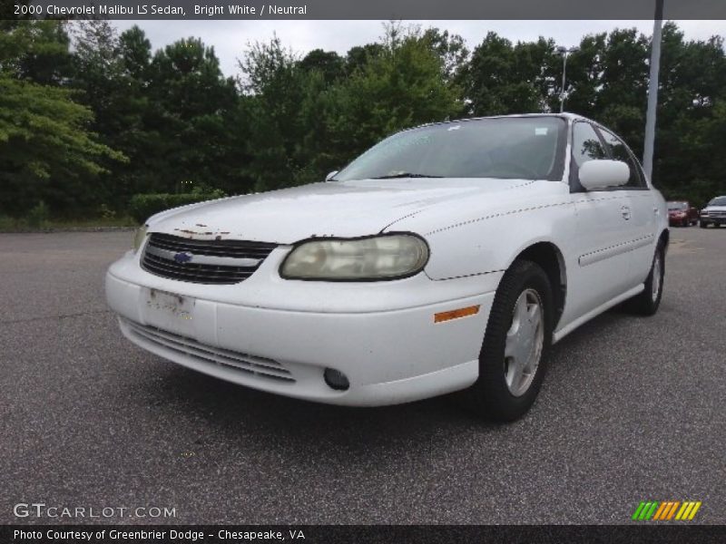 Bright White / Neutral 2000 Chevrolet Malibu LS Sedan