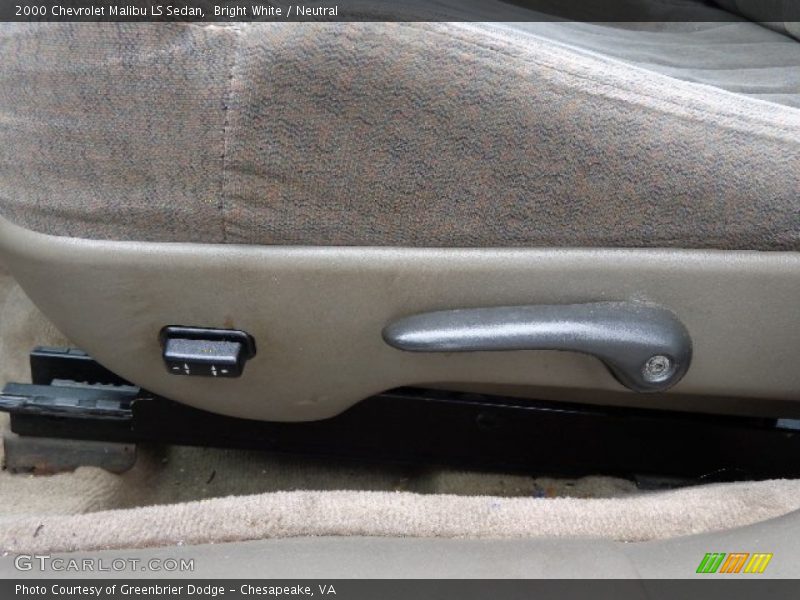 Bright White / Neutral 2000 Chevrolet Malibu LS Sedan