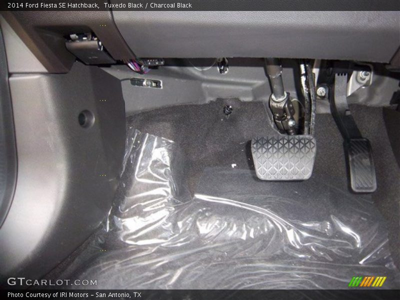 Tuxedo Black / Charcoal Black 2014 Ford Fiesta SE Hatchback