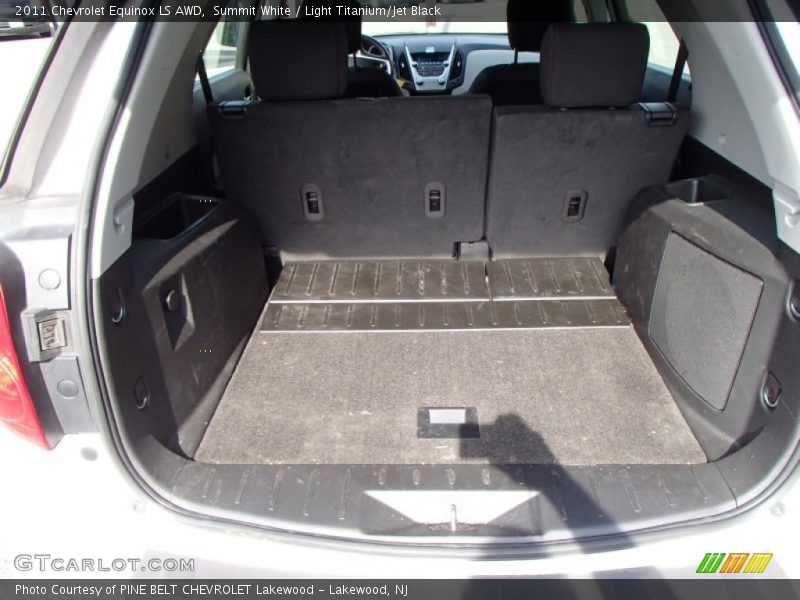 Summit White / Light Titanium/Jet Black 2011 Chevrolet Equinox LS AWD