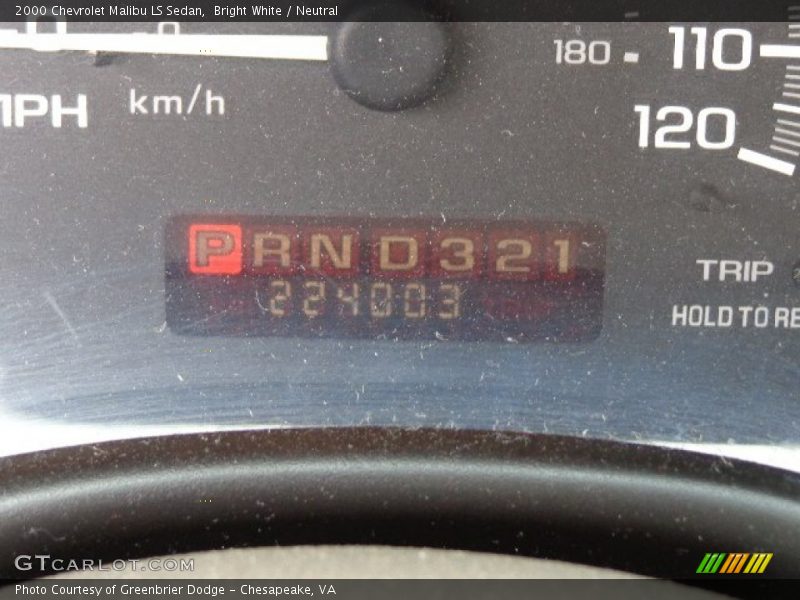 Bright White / Neutral 2000 Chevrolet Malibu LS Sedan