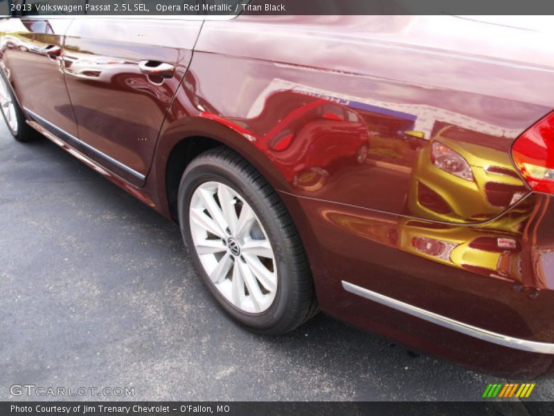 Opera Red Metallic / Titan Black 2013 Volkswagen Passat 2.5L SEL