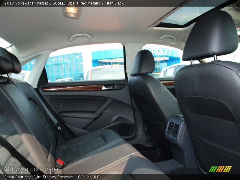 Opera Red Metallic / Titan Black 2013 Volkswagen Passat 2.5L SEL