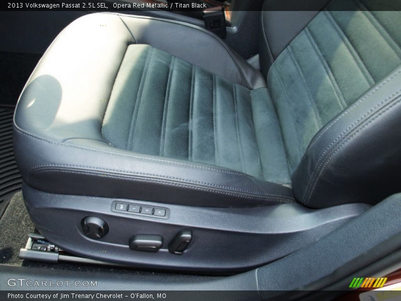 Opera Red Metallic / Titan Black 2013 Volkswagen Passat 2.5L SEL