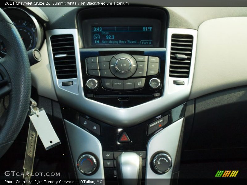 Summit White / Jet Black/Medium Titanium 2011 Chevrolet Cruze LS
