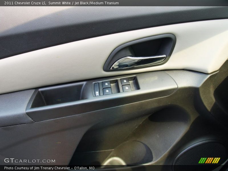 Summit White / Jet Black/Medium Titanium 2011 Chevrolet Cruze LS