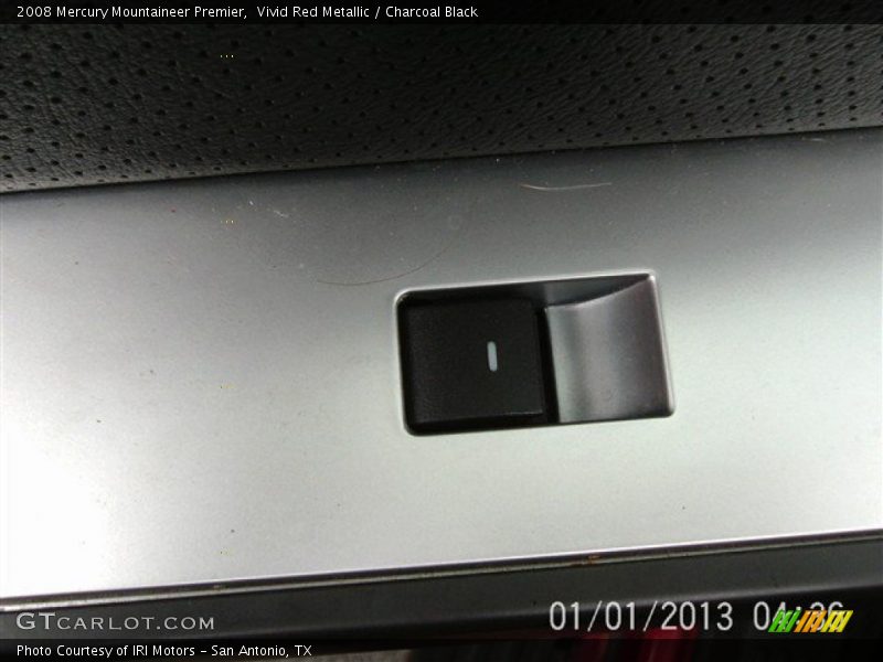Vivid Red Metallic / Charcoal Black 2008 Mercury Mountaineer Premier