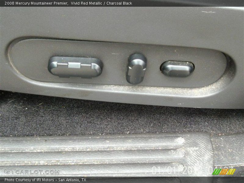 Vivid Red Metallic / Charcoal Black 2008 Mercury Mountaineer Premier