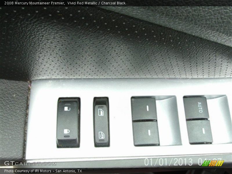 Vivid Red Metallic / Charcoal Black 2008 Mercury Mountaineer Premier