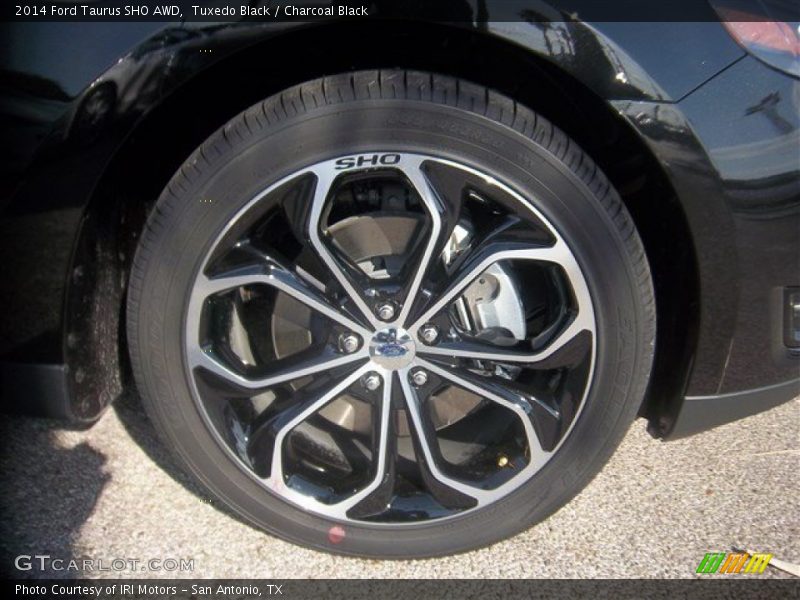 2014 Taurus SHO AWD Wheel