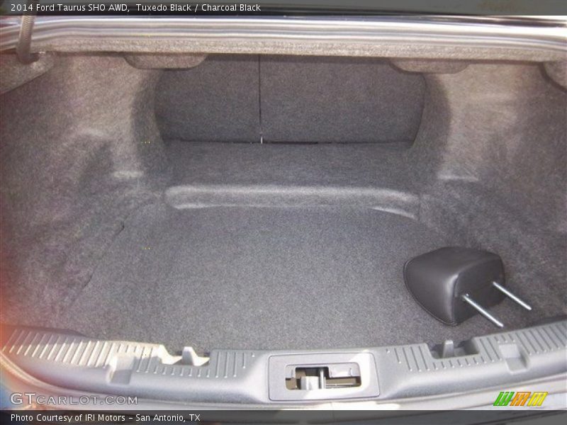  2014 Taurus SHO AWD Trunk