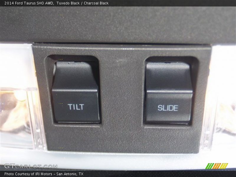 Controls of 2014 Taurus SHO AWD