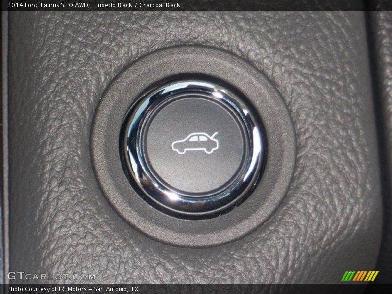 Controls of 2014 Taurus SHO AWD