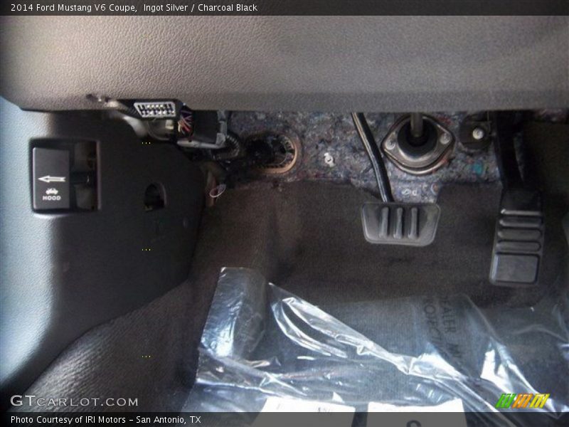 Ingot Silver / Charcoal Black 2014 Ford Mustang V6 Coupe