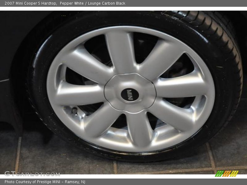 Pepper White / Lounge Carbon Black 2007 Mini Cooper S Hardtop