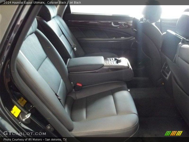 Rear Seat of 2014 Equus Ultimate