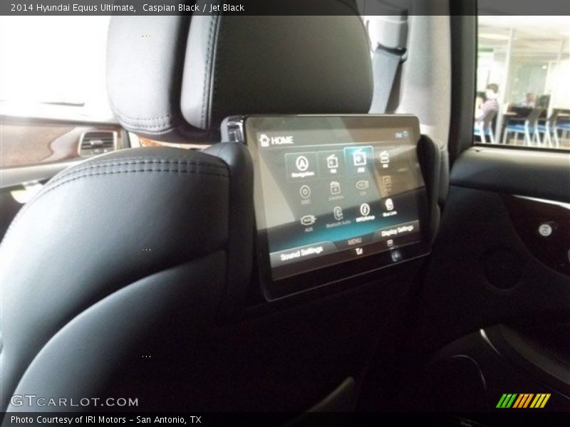Entertainment System of 2014 Equus Ultimate