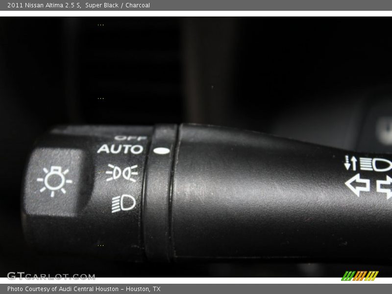 Super Black / Charcoal 2011 Nissan Altima 2.5 S