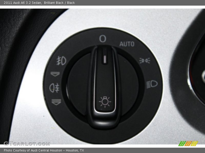 Controls of 2011 A6 3.2 Sedan