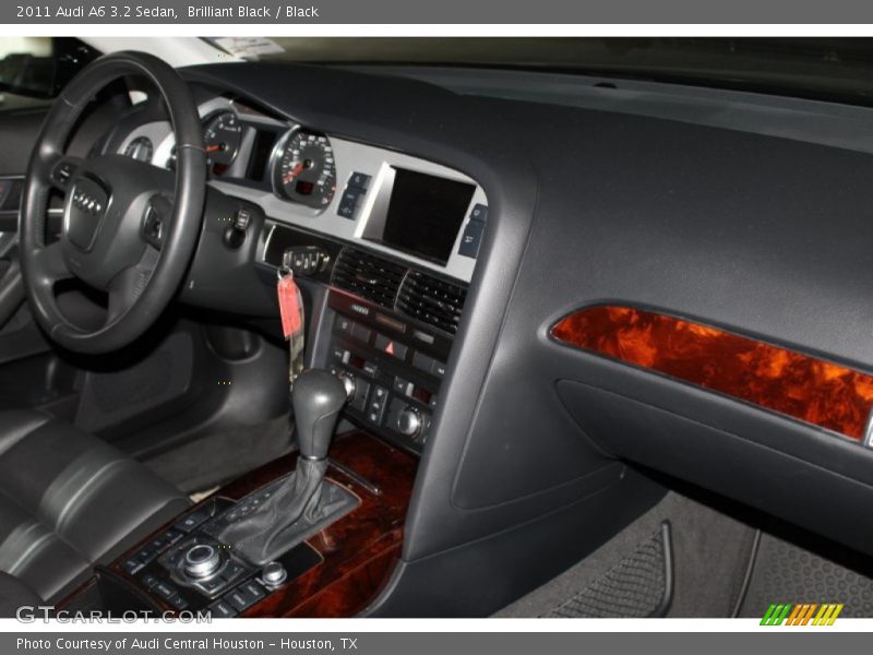 Brilliant Black / Black 2011 Audi A6 3.2 Sedan