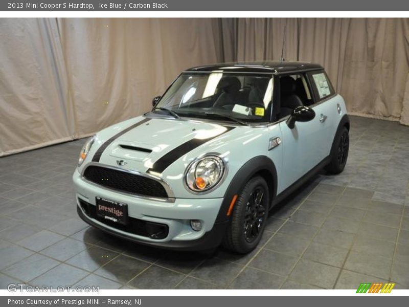 Ice Blue / Carbon Black 2013 Mini Cooper S Hardtop