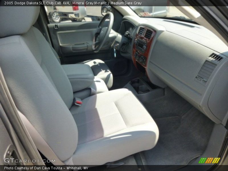 Mineral Gray Metallic / Medium Slate Gray 2005 Dodge Dakota SLT Club Cab 4x4