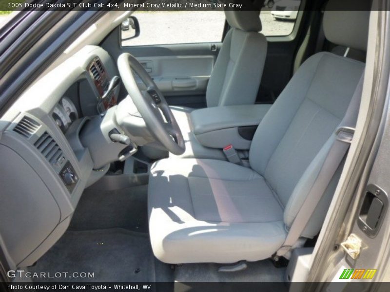 Mineral Gray Metallic / Medium Slate Gray 2005 Dodge Dakota SLT Club Cab 4x4