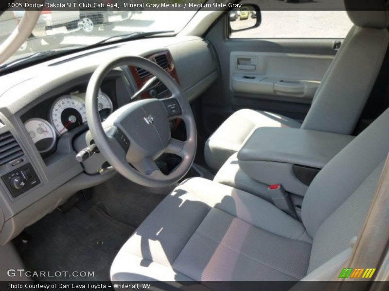 Mineral Gray Metallic / Medium Slate Gray 2005 Dodge Dakota SLT Club Cab 4x4