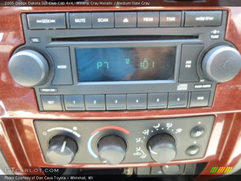Mineral Gray Metallic / Medium Slate Gray 2005 Dodge Dakota SLT Club Cab 4x4