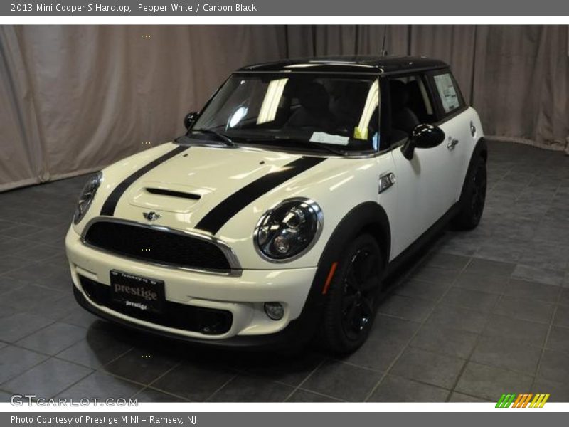 Pepper White / Carbon Black 2013 Mini Cooper S Hardtop
