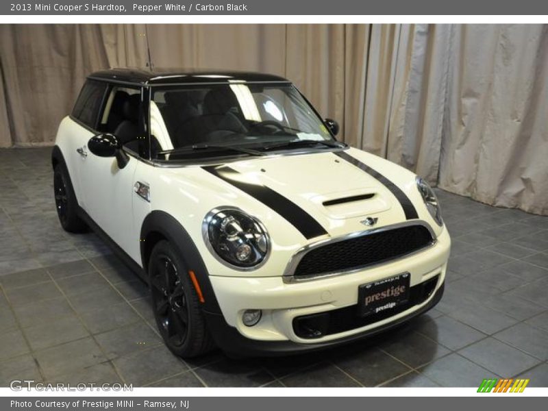 Pepper White / Carbon Black 2013 Mini Cooper S Hardtop