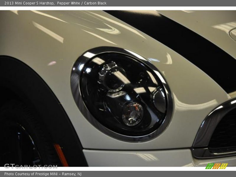 Pepper White / Carbon Black 2013 Mini Cooper S Hardtop