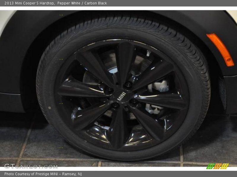 Pepper White / Carbon Black 2013 Mini Cooper S Hardtop