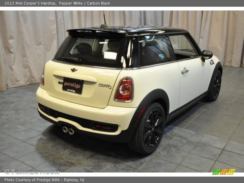 Pepper White / Carbon Black 2013 Mini Cooper S Hardtop