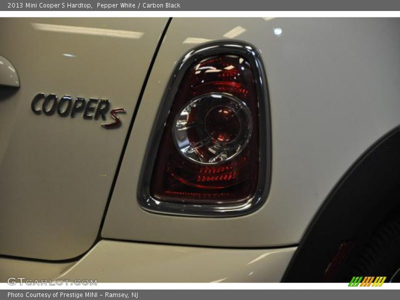 Pepper White / Carbon Black 2013 Mini Cooper S Hardtop
