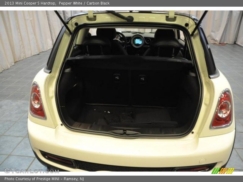 Pepper White / Carbon Black 2013 Mini Cooper S Hardtop