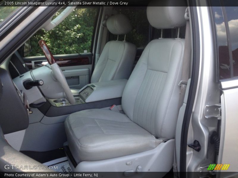 Satellite Silver Metallic / Dove Grey 2005 Lincoln Navigator Luxury 4x4