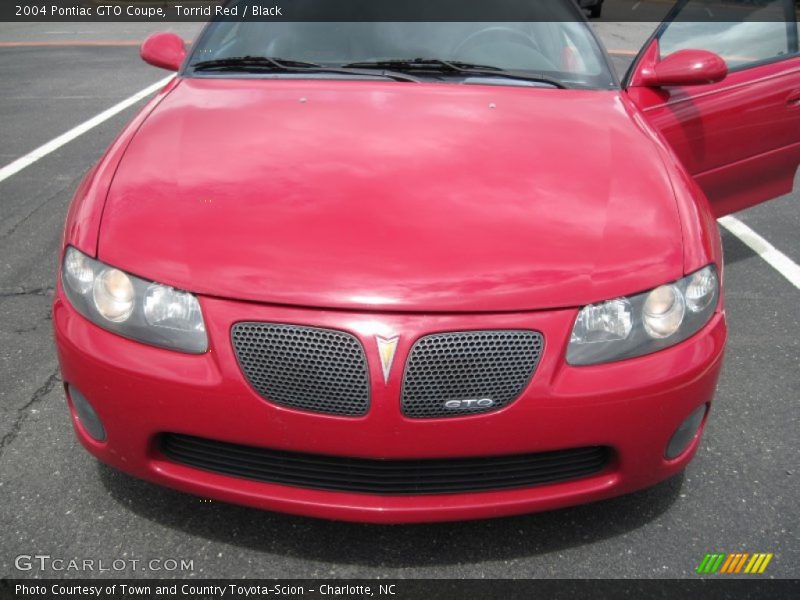 Torrid Red / Black 2004 Pontiac GTO Coupe