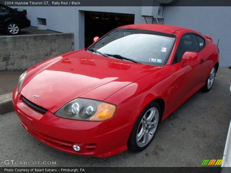 Front 3/4 View of 2004 Tiburon GT