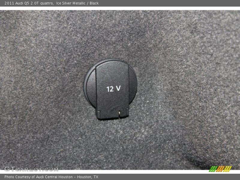 Ice Silver Metallic / Black 2011 Audi Q5 2.0T quattro