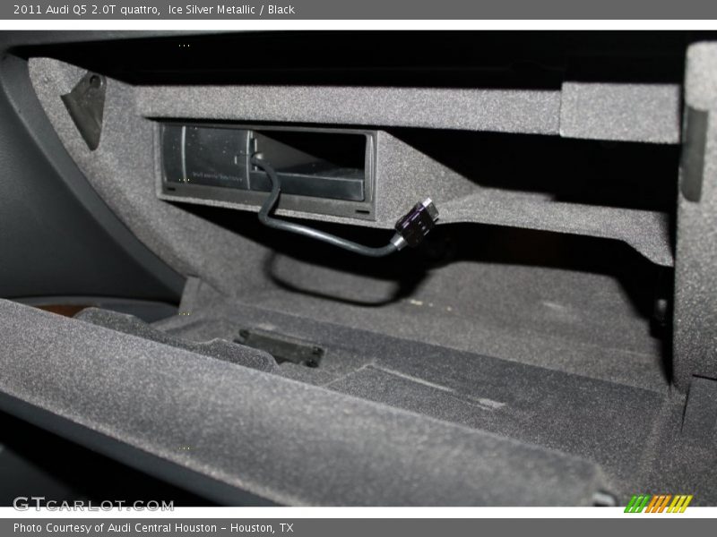 Ice Silver Metallic / Black 2011 Audi Q5 2.0T quattro