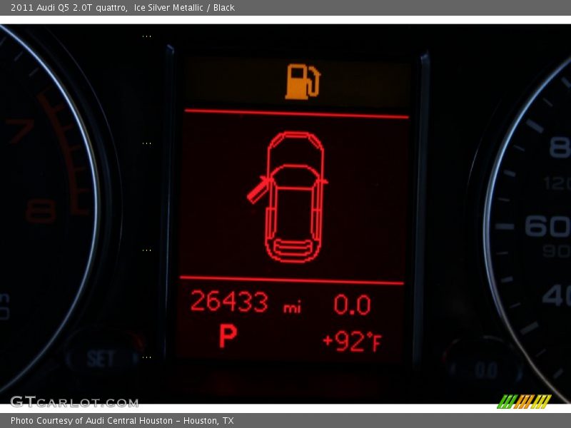 Ice Silver Metallic / Black 2011 Audi Q5 2.0T quattro