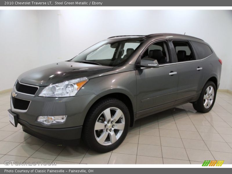 Front 3/4 View of 2010 Traverse LT