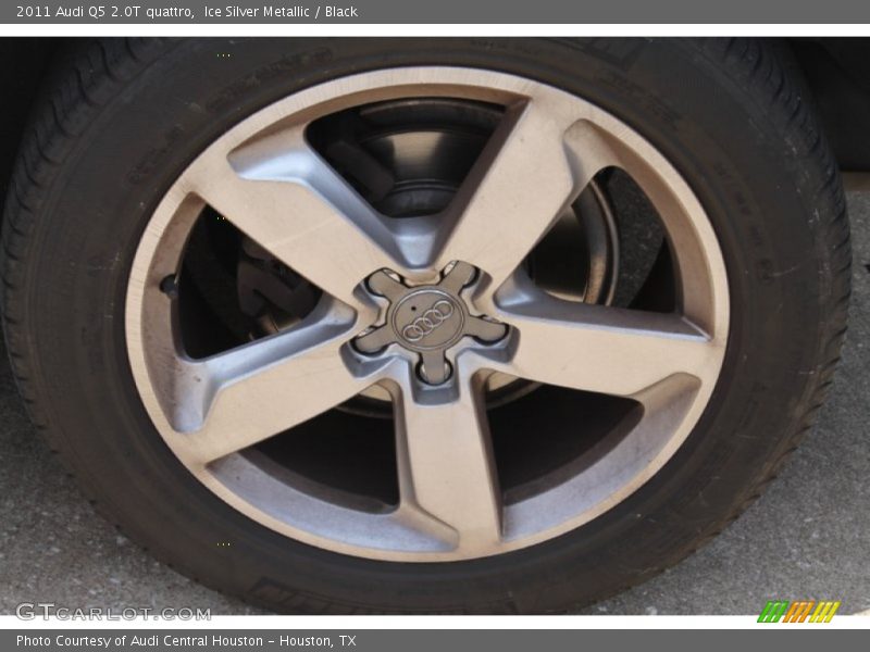 Ice Silver Metallic / Black 2011 Audi Q5 2.0T quattro