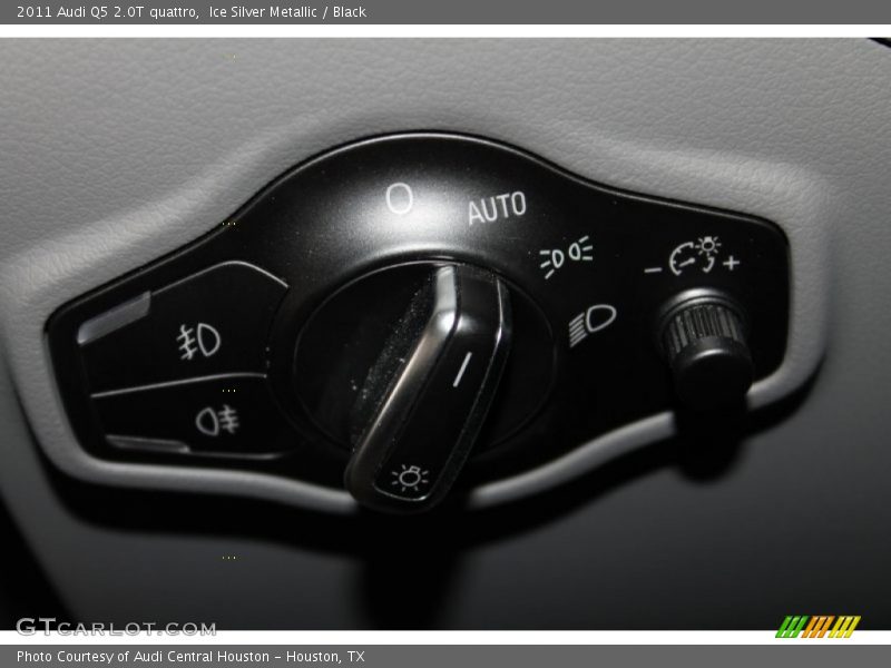 Ice Silver Metallic / Black 2011 Audi Q5 2.0T quattro