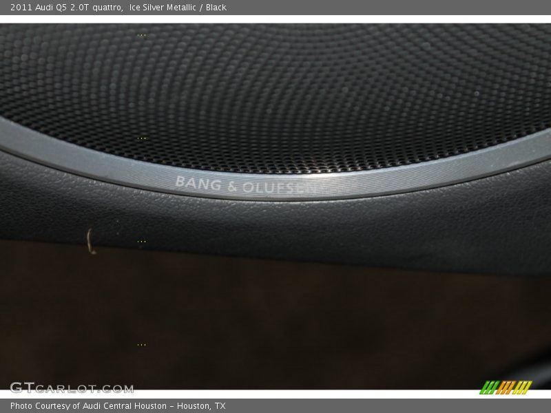 Ice Silver Metallic / Black 2011 Audi Q5 2.0T quattro