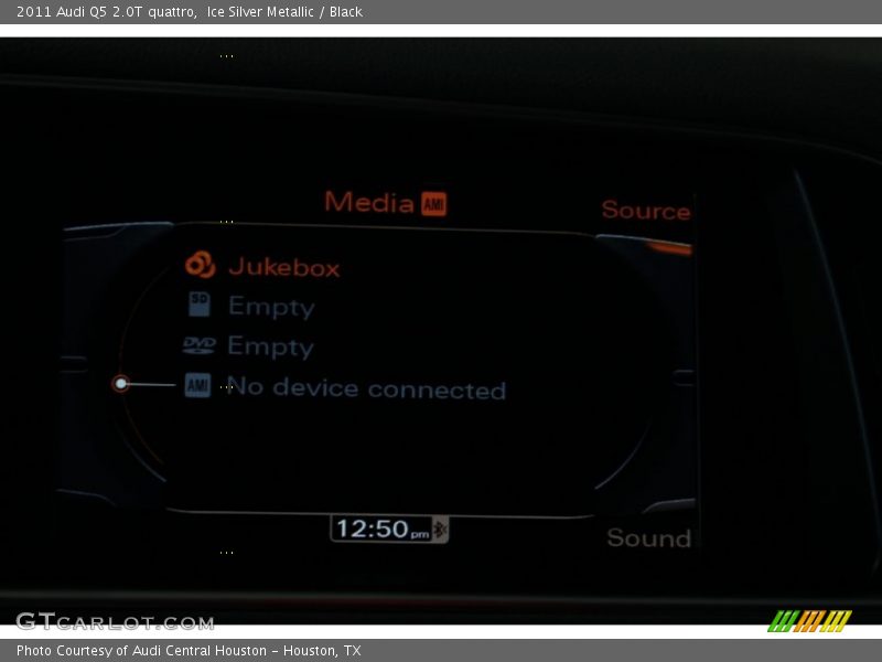 Ice Silver Metallic / Black 2011 Audi Q5 2.0T quattro