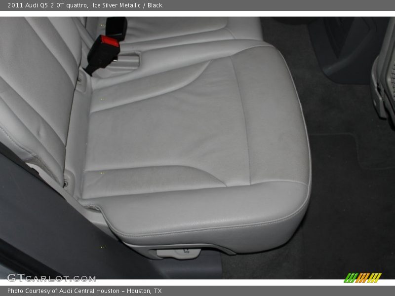 Ice Silver Metallic / Black 2011 Audi Q5 2.0T quattro