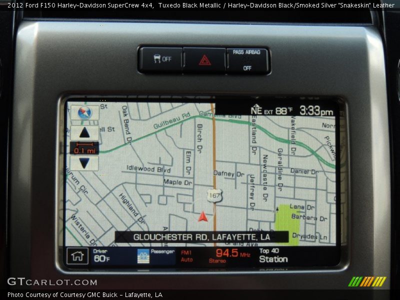 Tuxedo Black Metallic / Harley-Davidson Black/Smoked Silver 